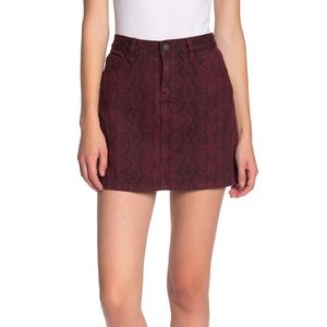 BLANK NYC Snake Print Denim Burgundy Mini‎ Skirt 28